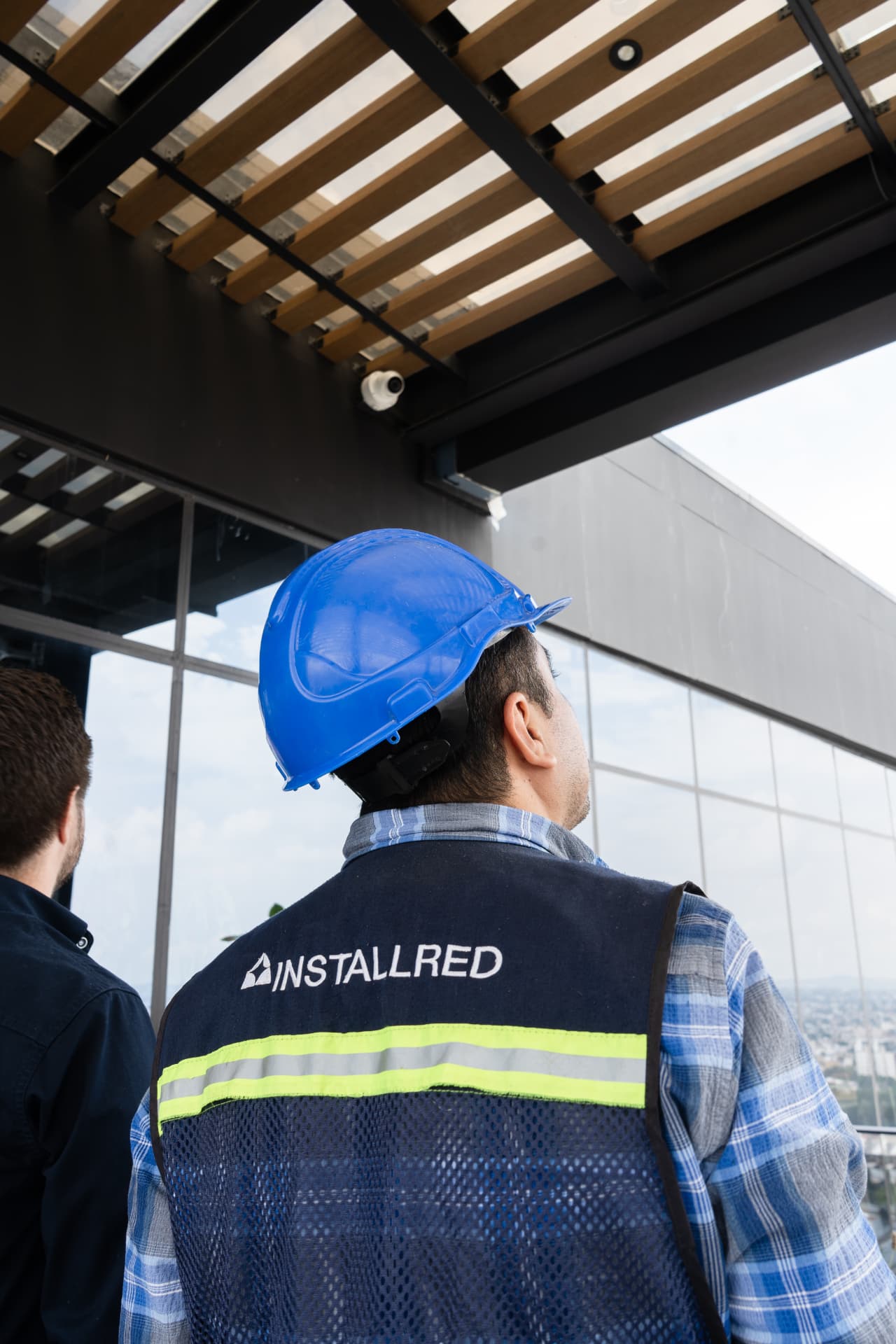 Cámaras de seguridad para empresas y residencias Installred